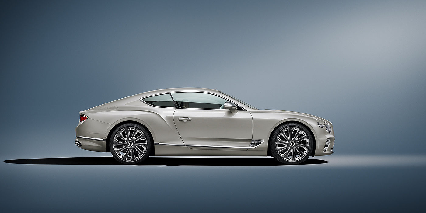 Bentley Riyadh Bentley Continental GT Mulliner coupe in White Sand paint front 34
