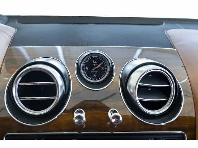 13:Bentley Bentayga V8, SUV, Silver Tempest, Bentley Riyadh