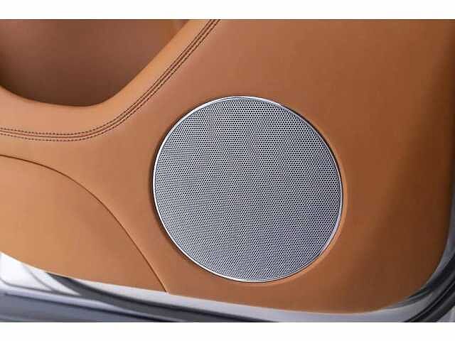 17:Bentley Bentayga V8, SUV, Silver Tempest, Bentley Riyadh