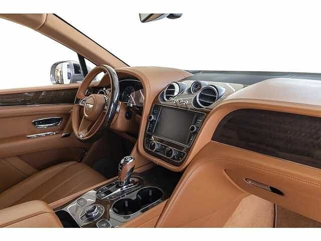 3:Bentley Bentayga V8, SUV, Silver Tempest, Bentley Riyadh