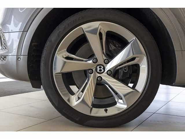 5:Bentley Bentayga V8, SUV, Silver Tempest, Bentley Riyadh